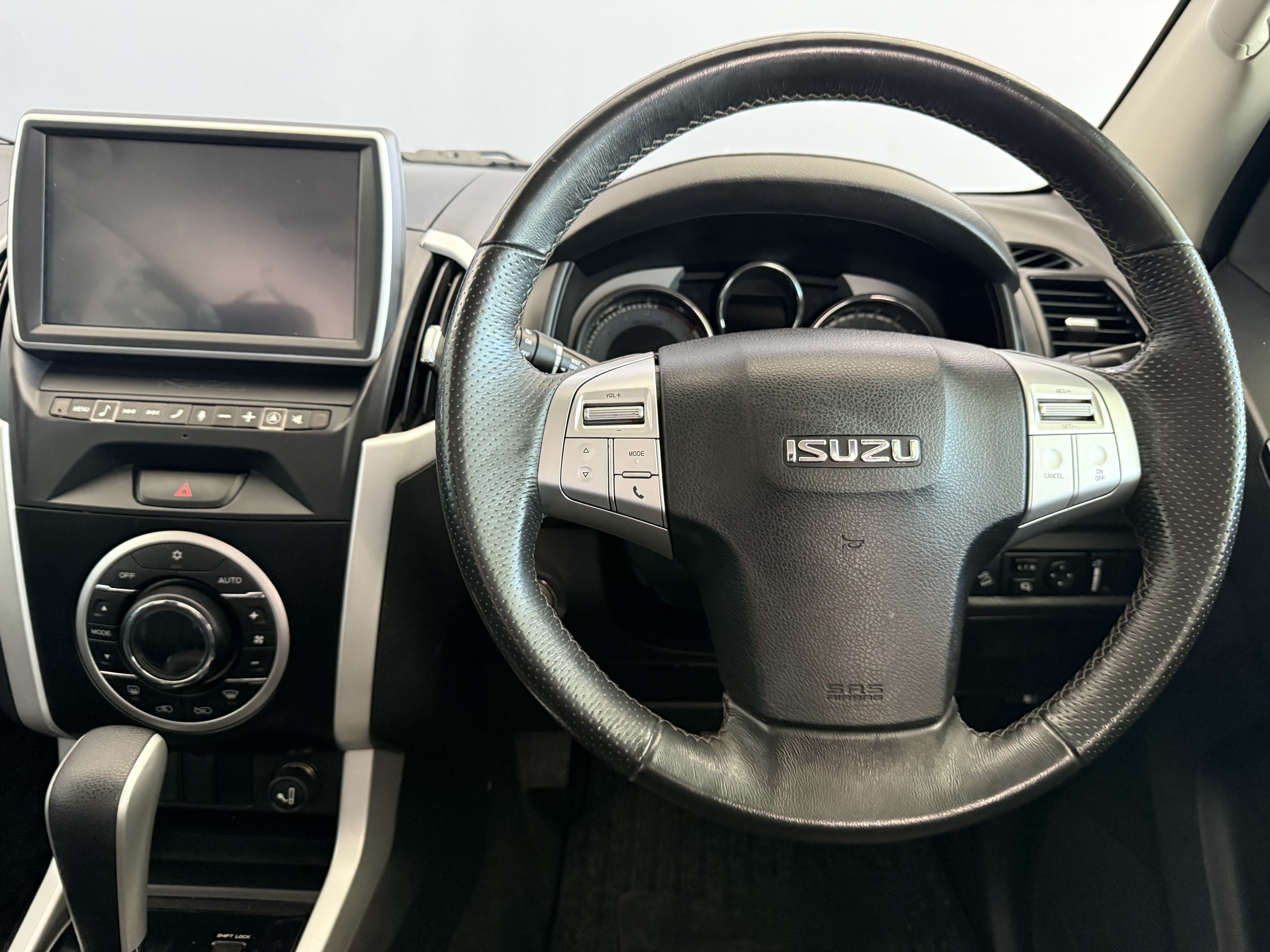 ISUZU MU-X3,0 MU-X 3,0 - 8