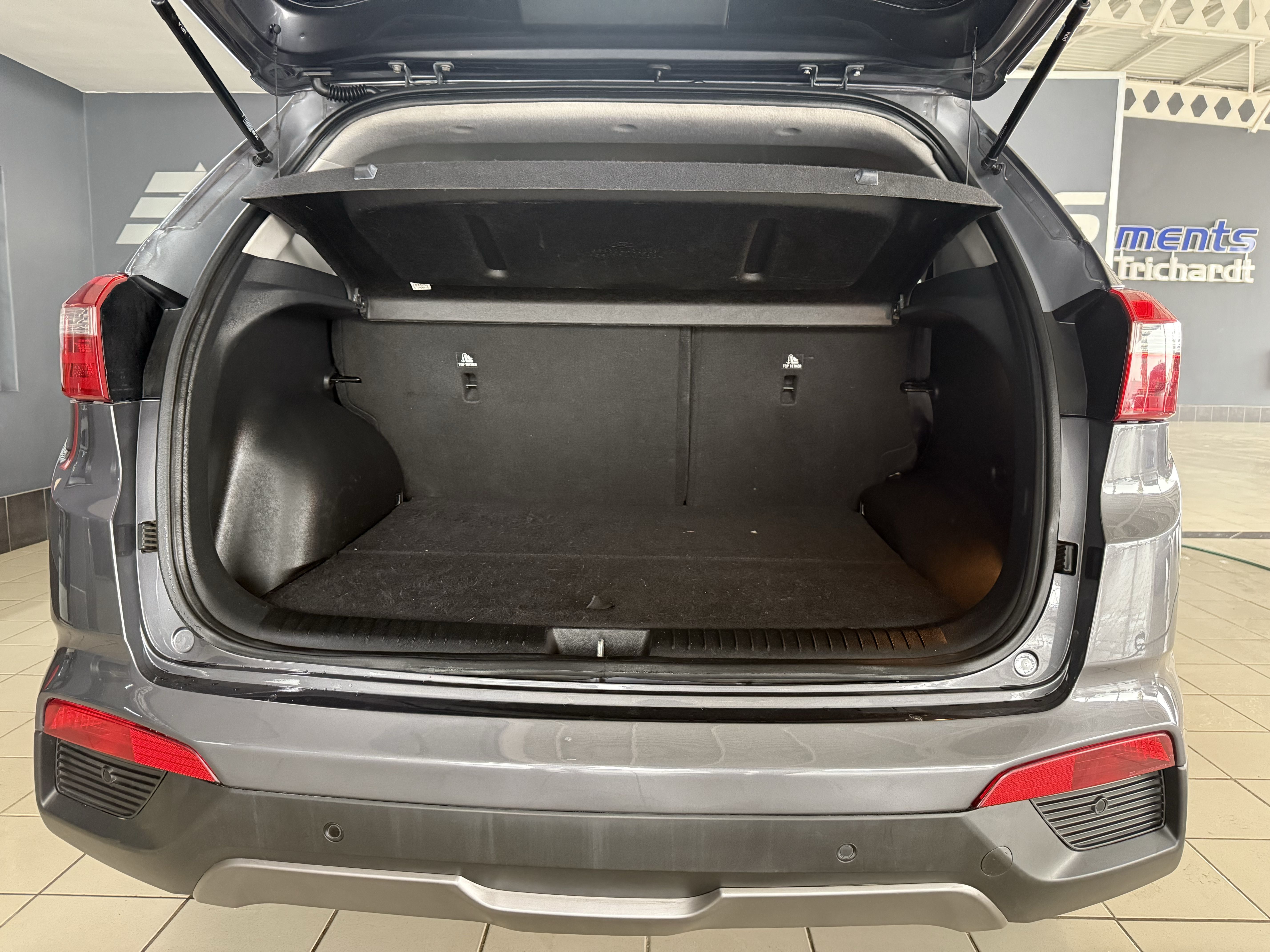 HYUNDAI CRETA 1.6 - 12