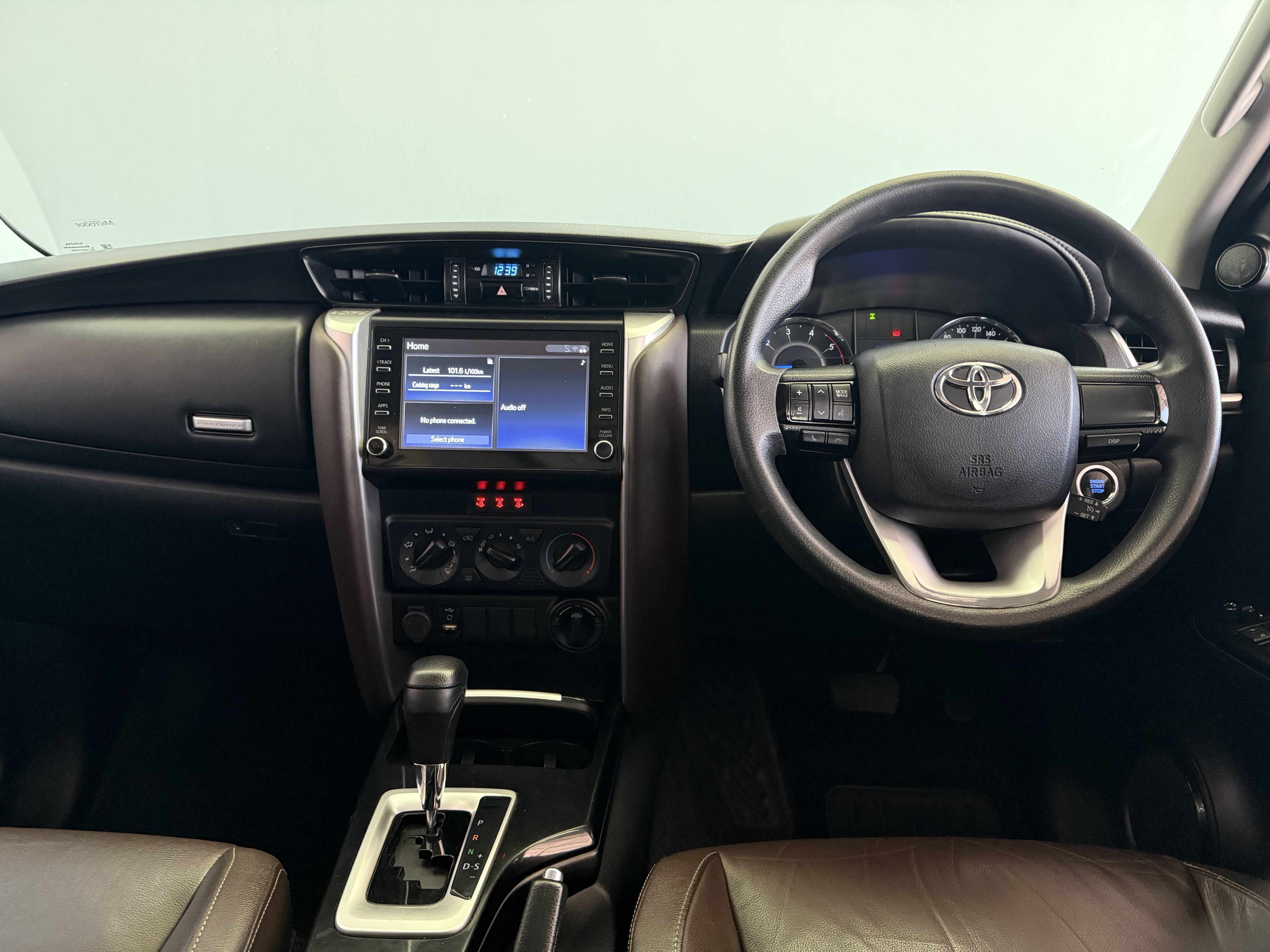 TOYOTA FORTUNER 2.4GD-6 FORTUNER 2.4GD-6 - 11