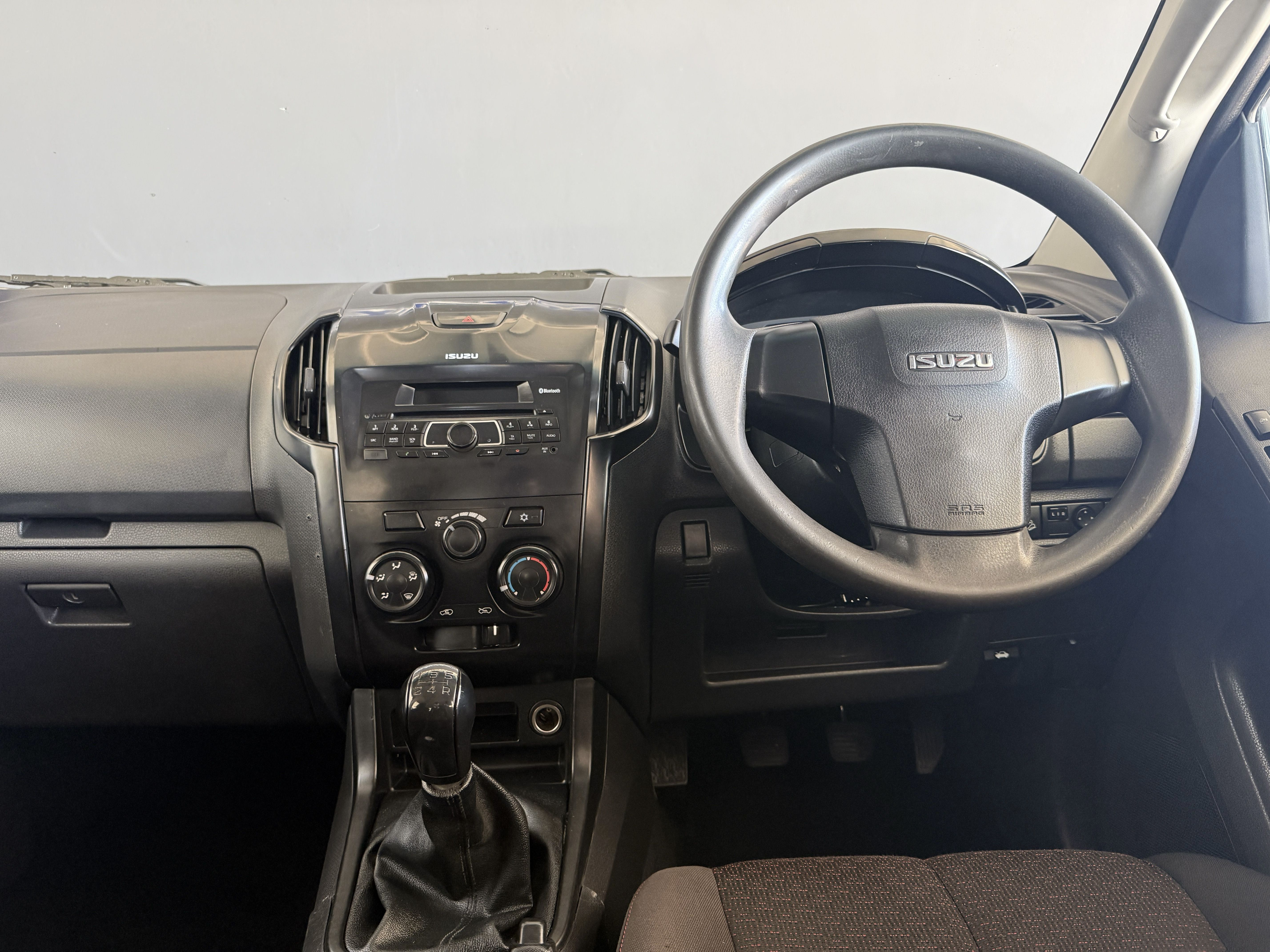 ISUZU 250 DMAX 4X4 D/CAB PICK UP 250 DMAX 4x4 D/Cab Pick Up - 12