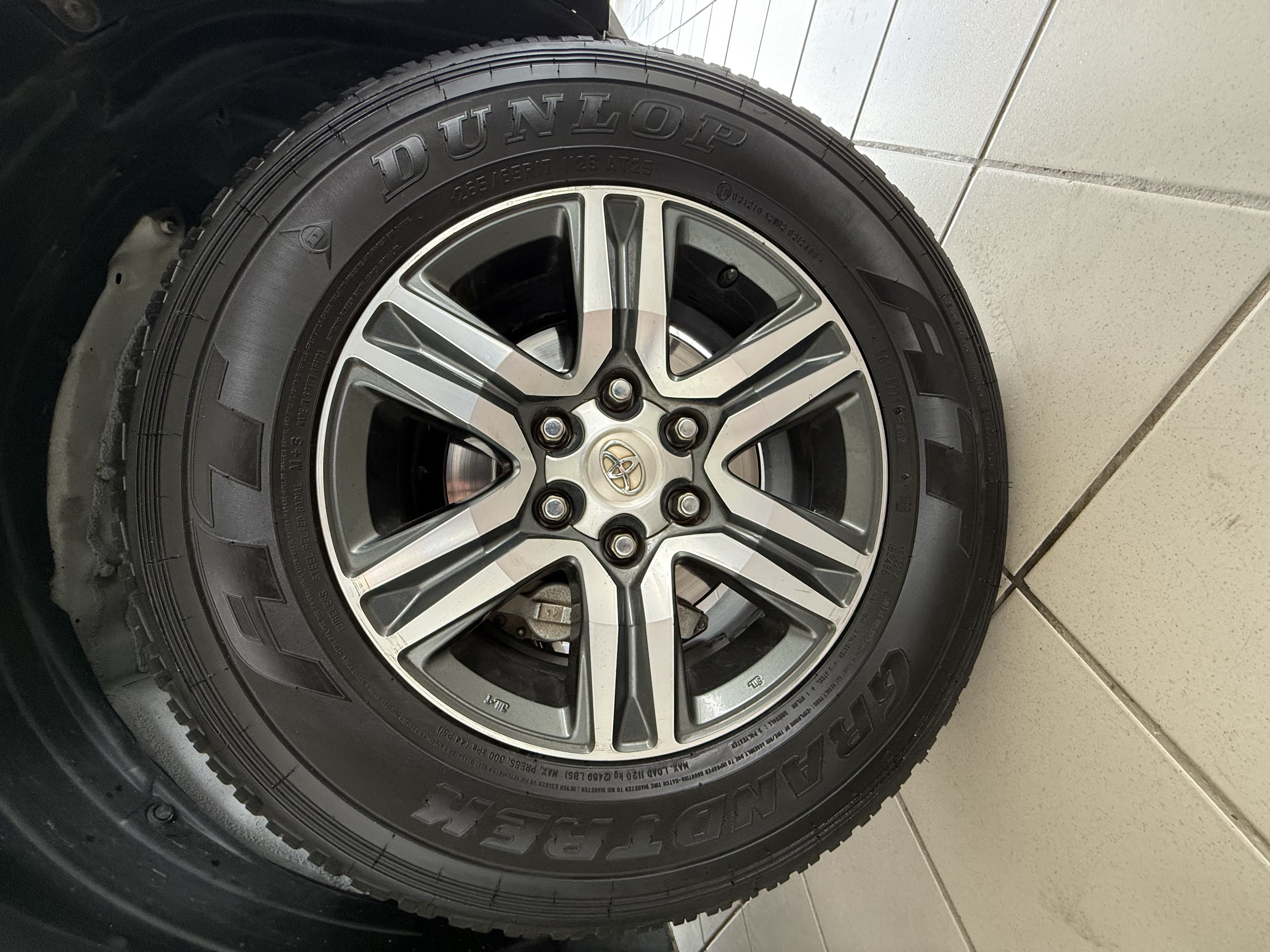 TOYOTA FORTUNER 2.4GD-6 FORTUNER 2.4GD-6 - 7