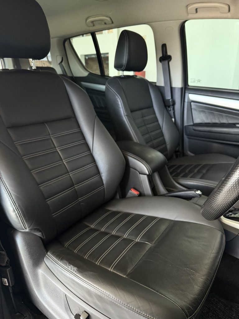 ISUZU MU-X3,0 MU-X 3,0 - 12