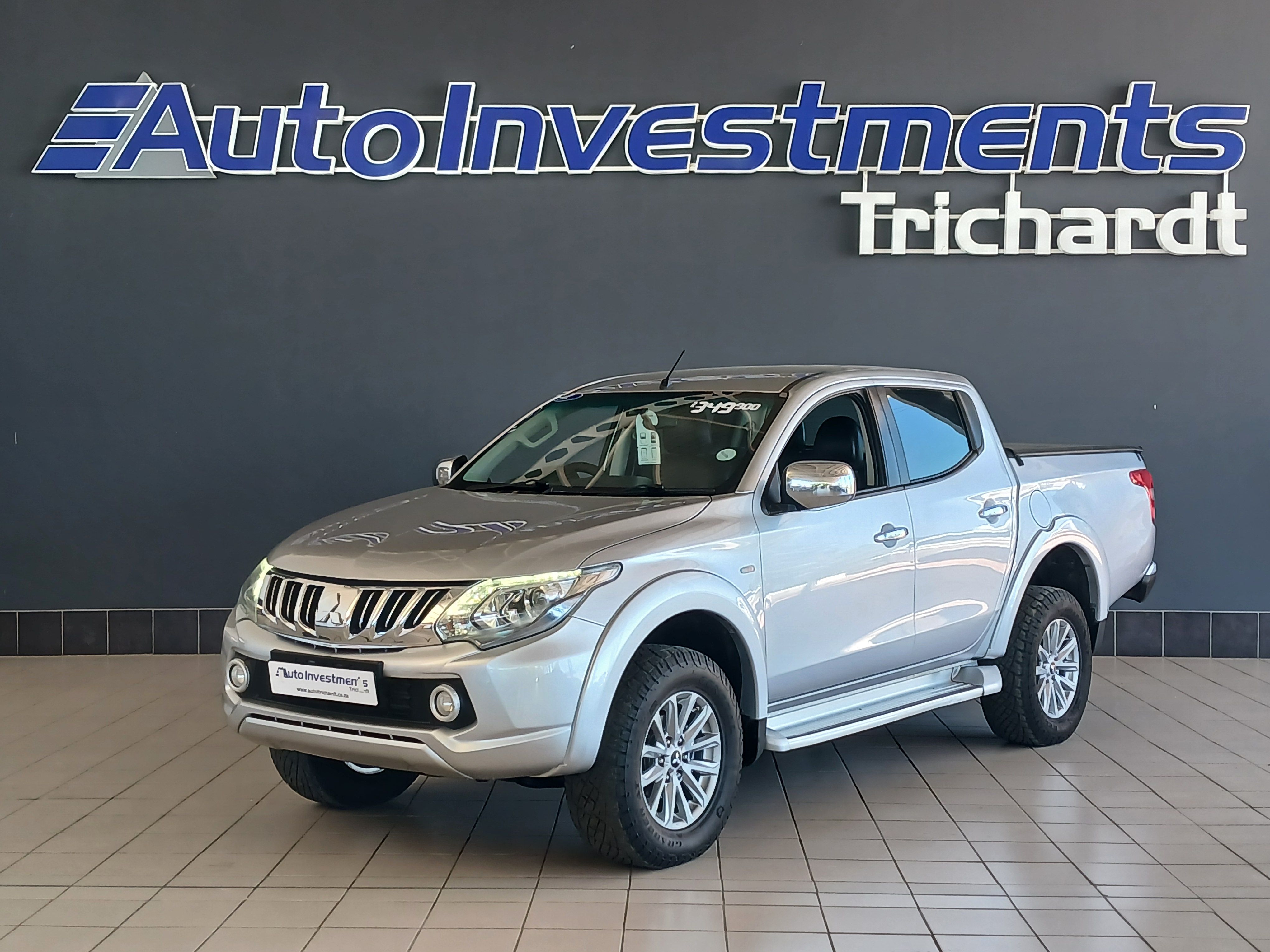 Mitsubishi Triton 2.4 GLX PU Triton D-CAB 4x4 GLX