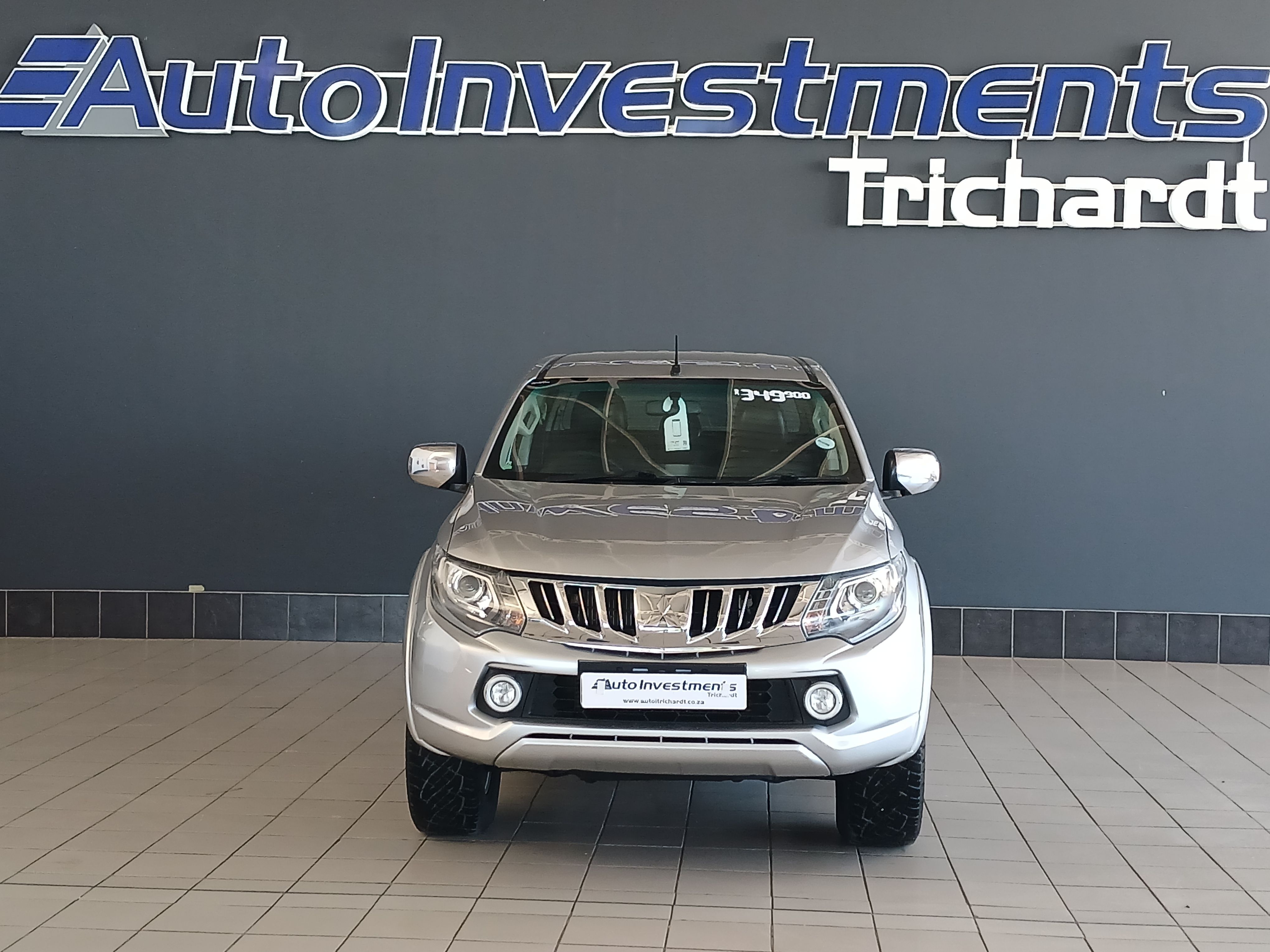 Mitsubishi Triton 2.4 GLX PU Triton D-CAB 4x4 GLX