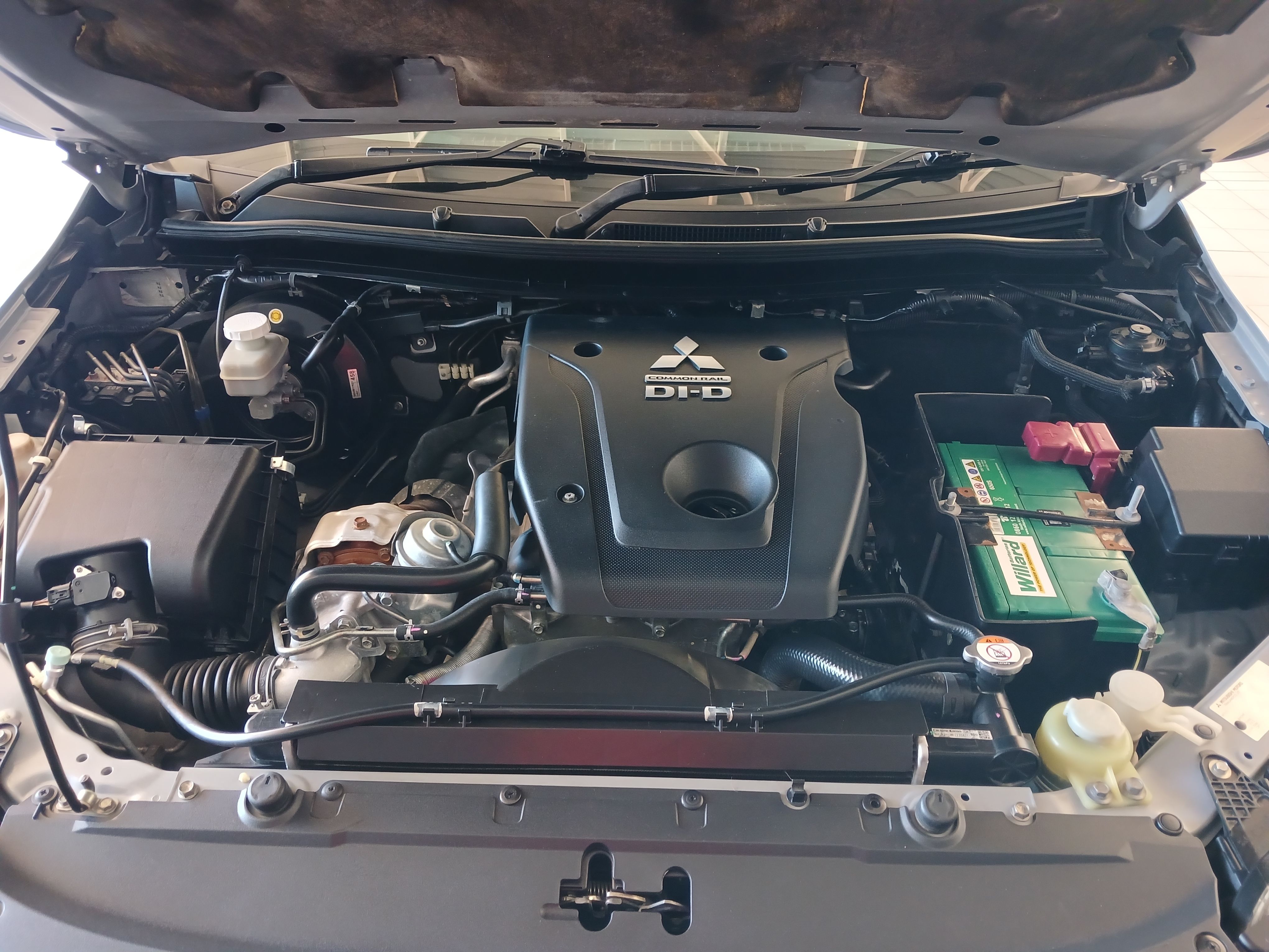 Mitsubishi Triton 2.4 GLX PU Triton D-CAB 4x4 GLX