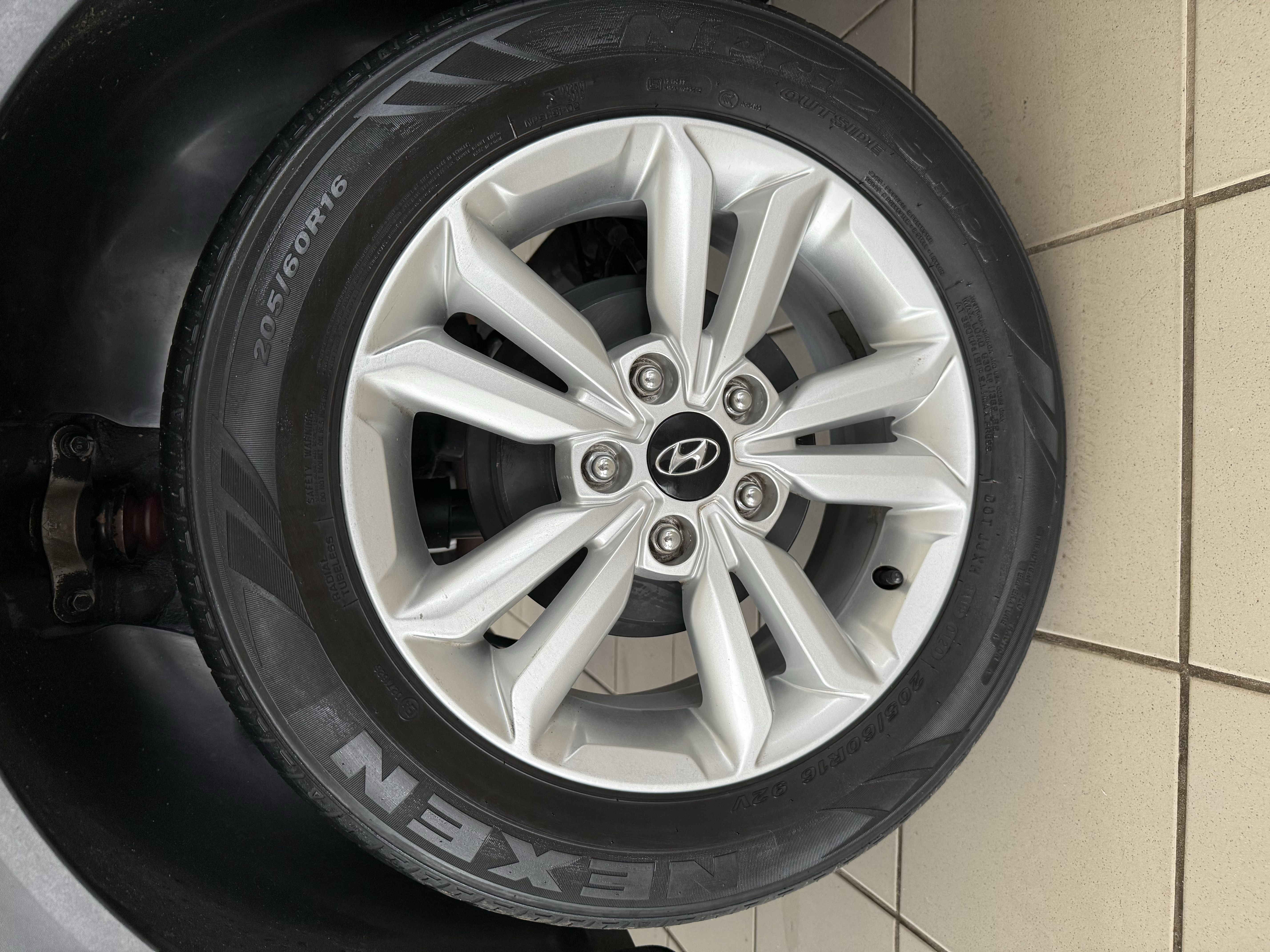 HYUNDAI CRETA 1.6 - 5