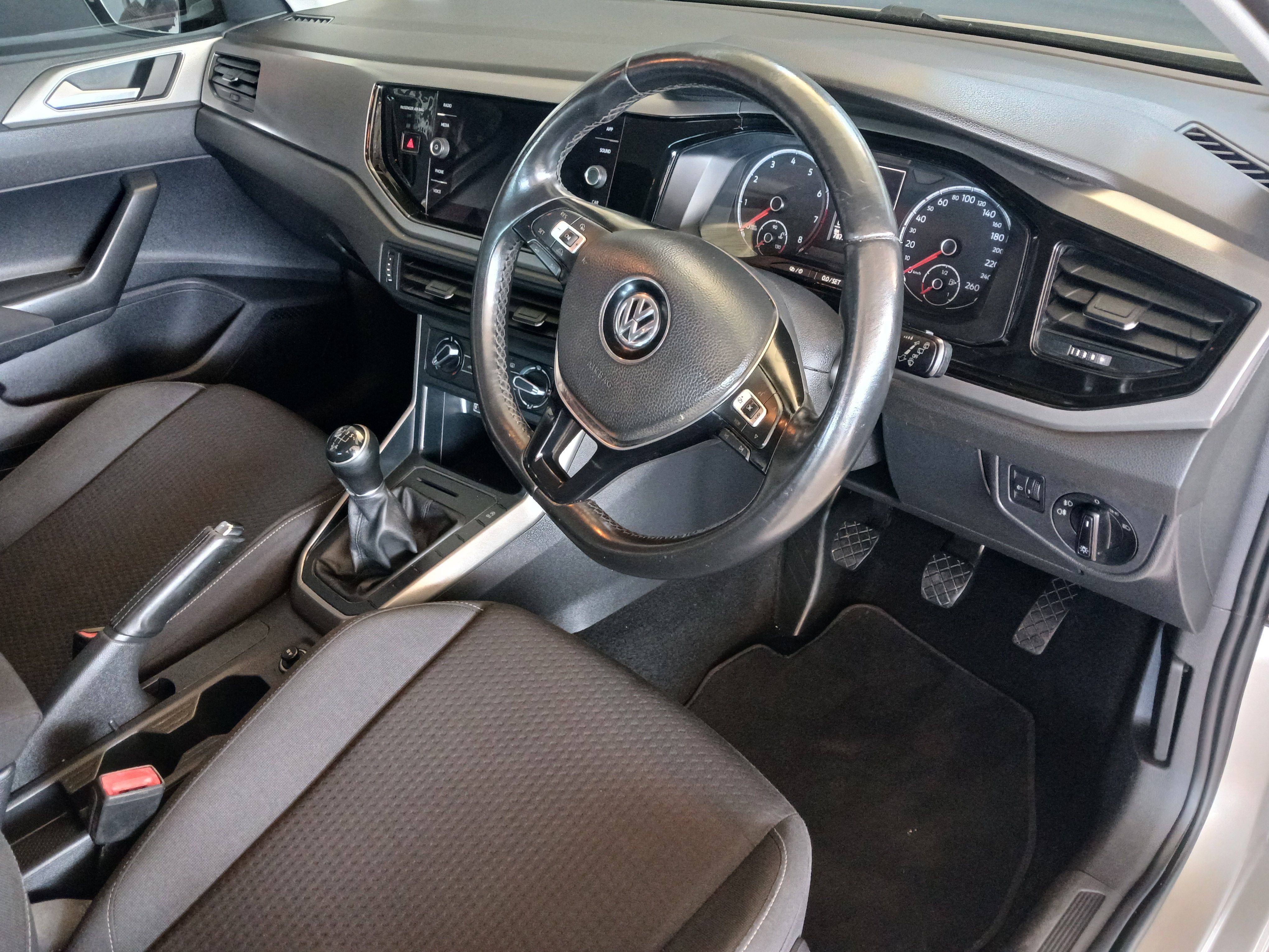 Volkswagen Polo 1.0 TSI Comfortline Polo 1.0 TSI Comfortline