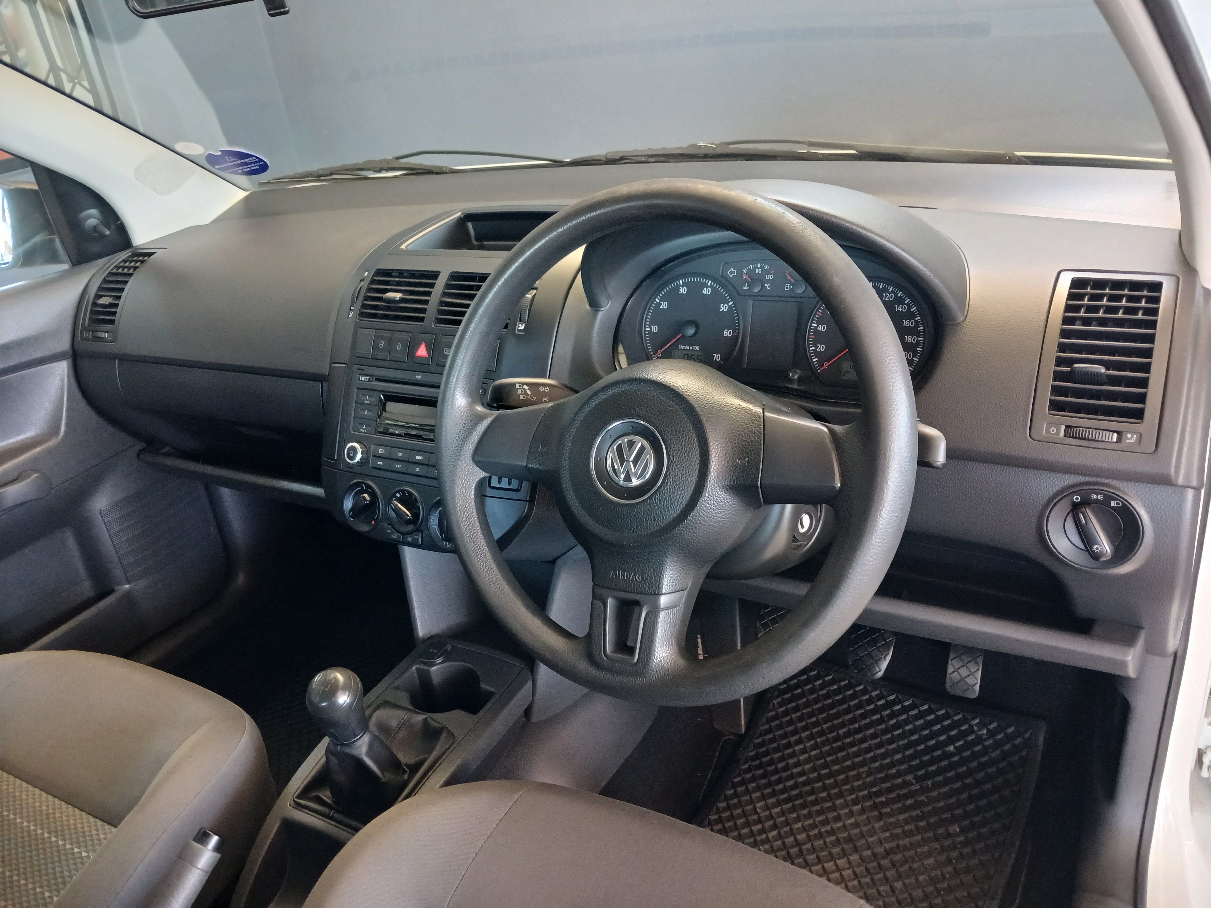 Volkswagen Polo Vivo 1.4 Conceptline Polo Vivo 1.4 Conceptline