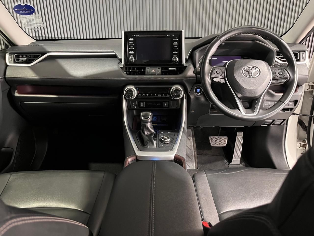 TOYOTA FORTUNER FORTUNER 2.4GD-6 4X4 A/T - 12
