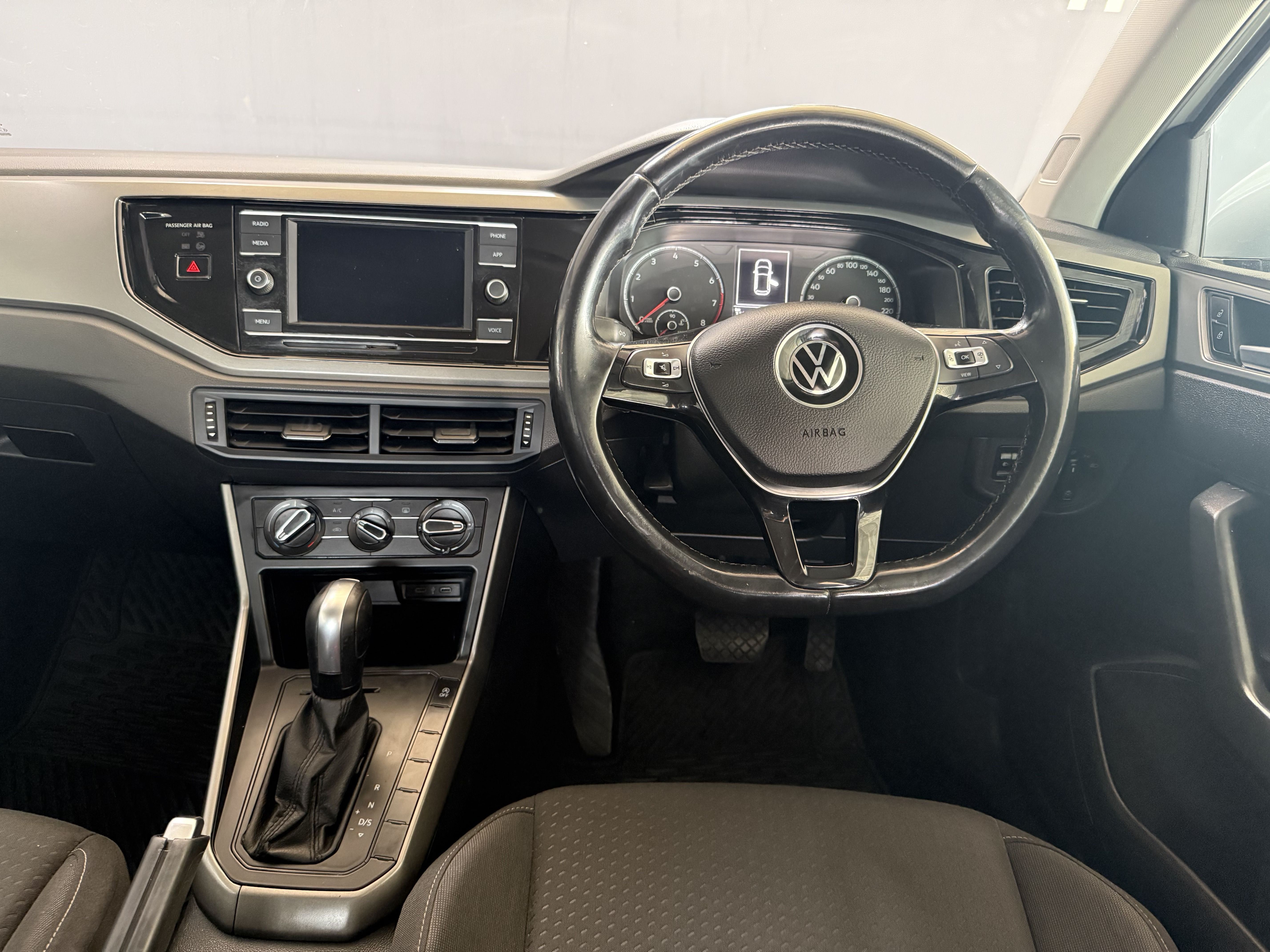 VOLKSWAGEN POLO 1.0TSI  COMFORTLINE DSG Polo 1.0TSI  Comfortline DSG - 8